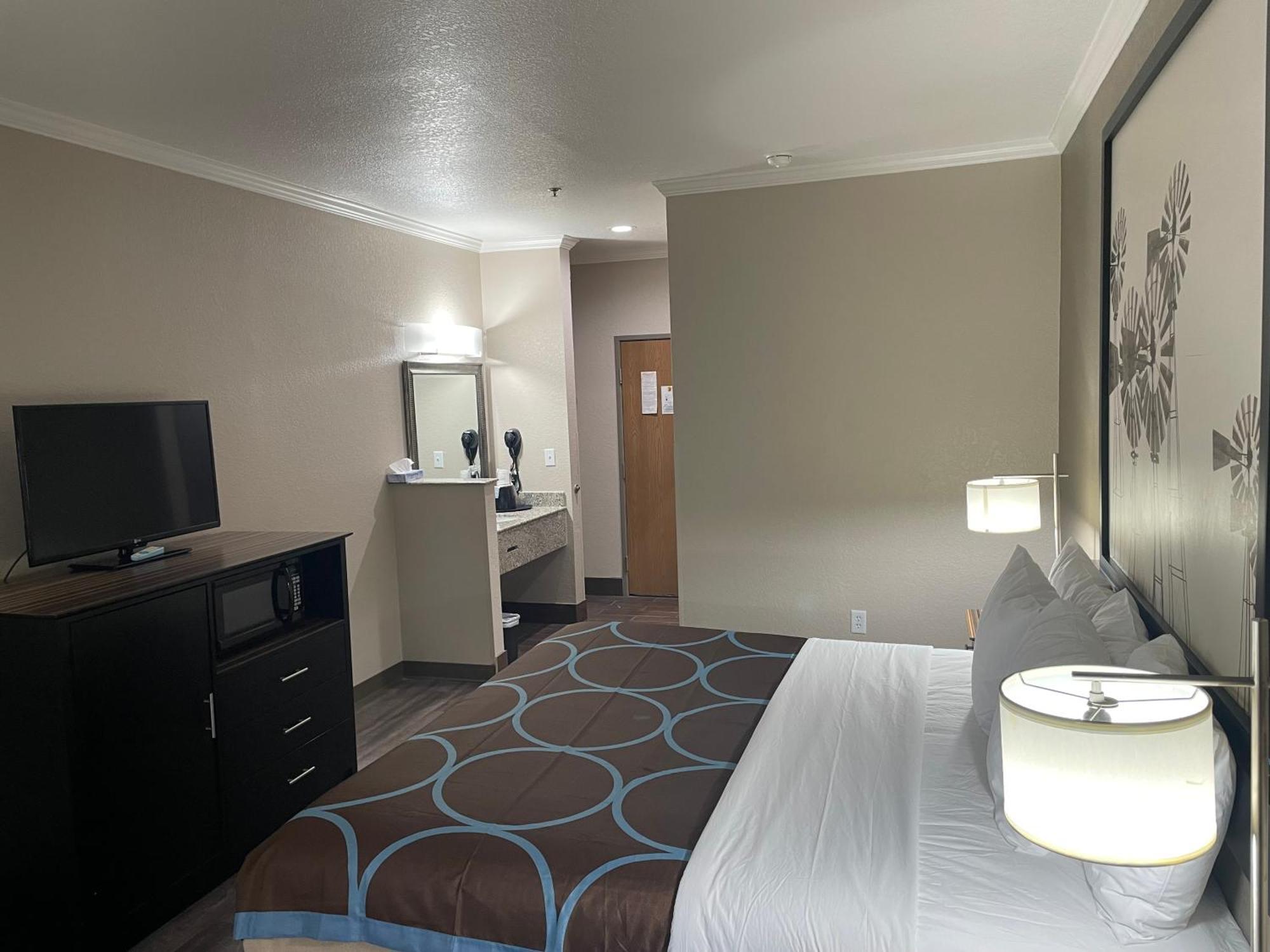 Super 8 By Wyndham San Antonio/Alamodome Area Hotel Екстериор снимка